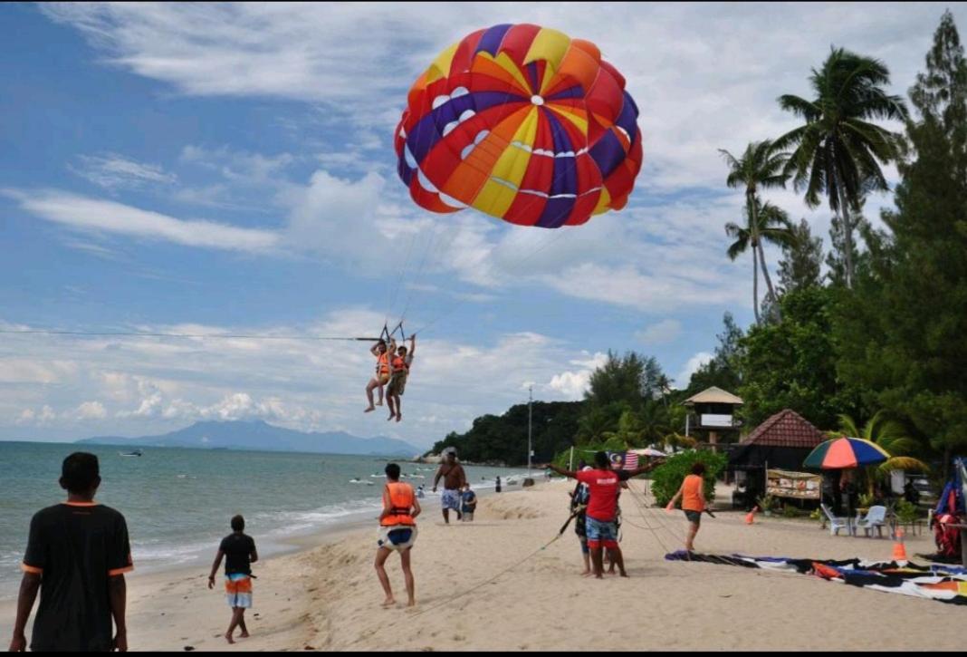 EXECUTIVES Pantai Seaview Batu Ferringhi 2704 - 2 Bedrooms Esterno foto